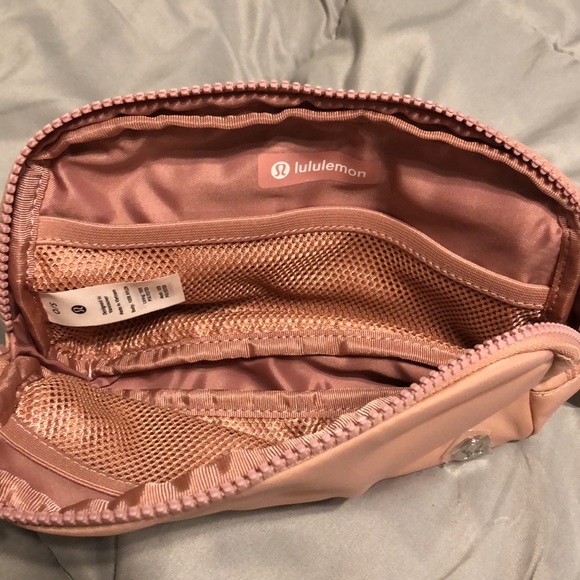 NWT [Lululemon] Everywhere Belt Bag in Pastel Pink 💖 - Picture 3 of 9